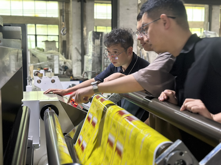 1000型點(diǎn)斷復(fù)卷機(jī) 1000型點(diǎn)斷復(fù)卷機(jī)